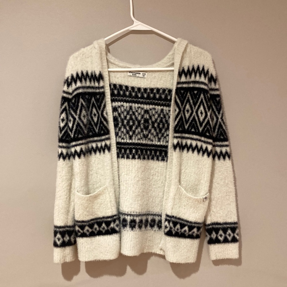 Hood d sweater
